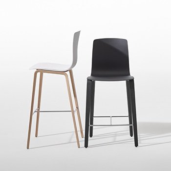 Aava — Bar stool 4 wood legs
