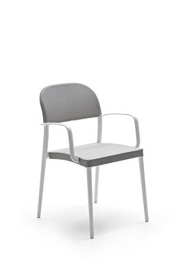 Saia Chair With Armrests