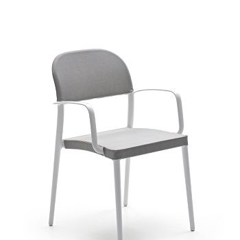 Saia Chair With Armrests