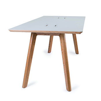 Centro dining table