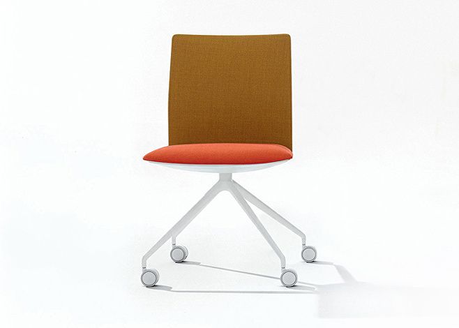 4038_n_Arper_Kinesit_chair_MarcoCovi_trestle-fixed_front-face-upholstery_4807_1