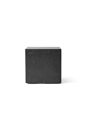 7010530_Plinth_Cubic_Black_Pack_Front