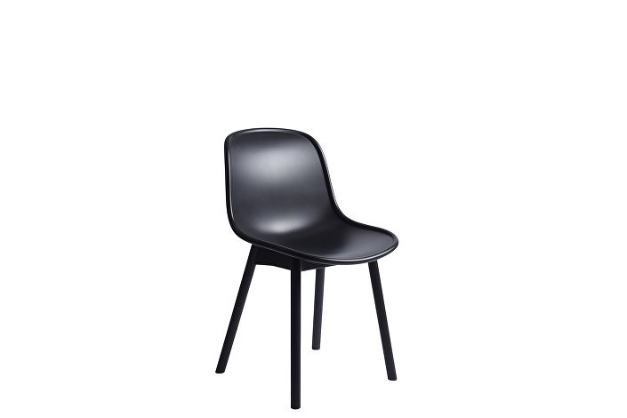 4090151009000_Neu13 Chair_Stained Black Base_Shell black_WB 01