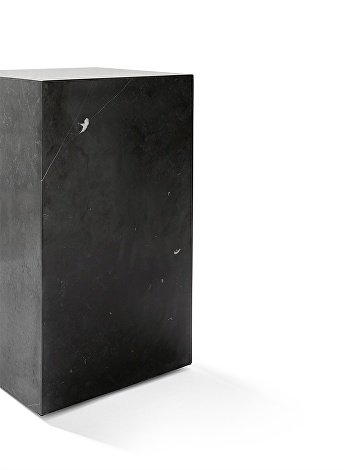 7020530_Plinth_Tall_Black_Pack_Angle