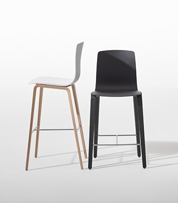 Aava — Counter stool 4 wood legs