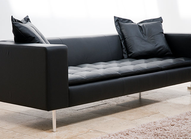 Fairfax_0000s_0002s_0000s_0006_Black-Fairfax-Sofa-Installation-with-Cushions-7