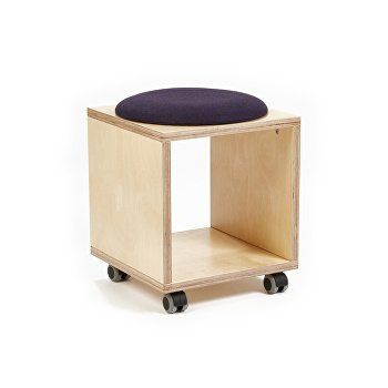 Box manoeuvrable cube stool